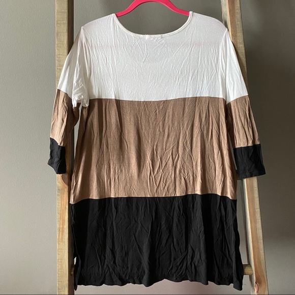 Color Block Top - Picture 2 of 2